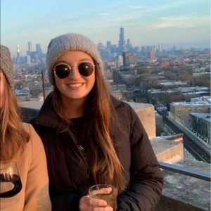 Meet your Posher, Carly